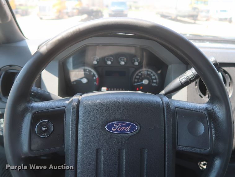 image for item HT9565 2015 Ford F350 Super Duty XL  utility bed pickup truck