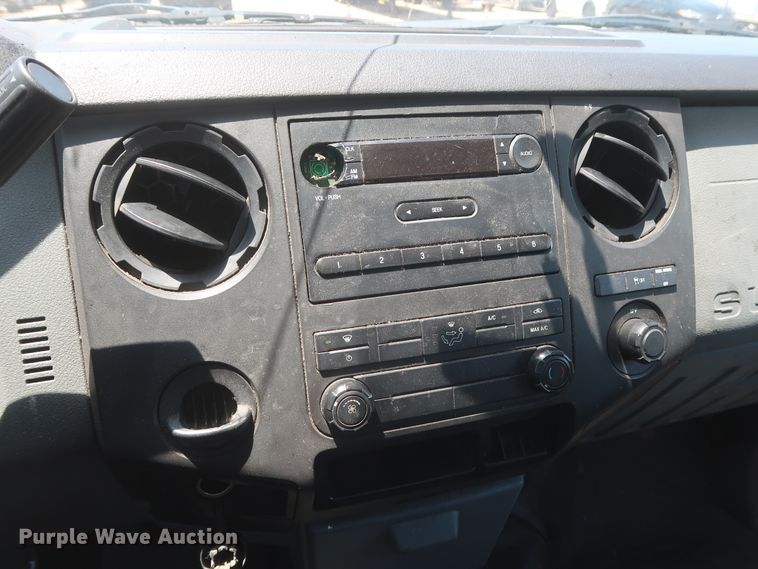 image for item HT9565 2015 Ford F350 Super Duty XL  utility bed pickup truck