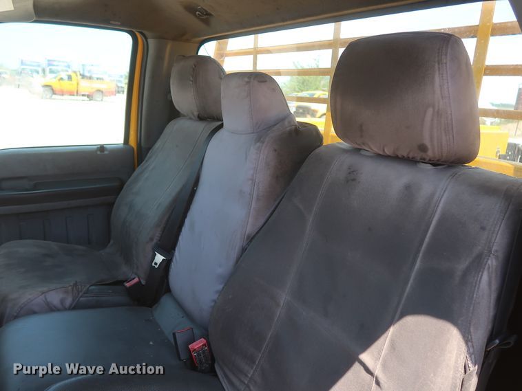 image for item HT9565 2015 Ford F350 Super Duty XL  utility bed pickup truck