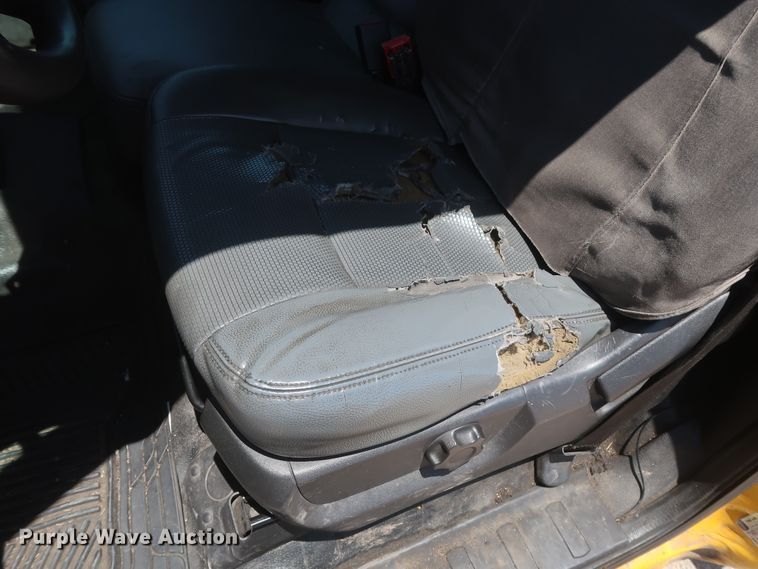 image for item HT9565 2015 Ford F350 Super Duty XL  utility bed pickup truck