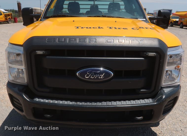 image for item HT9565 2015 Ford F350 Super Duty XL  utility bed pickup truck