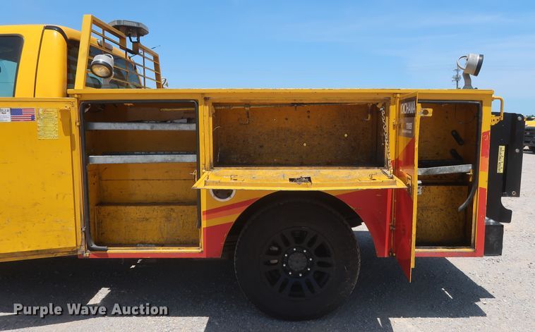 image for item HT9565 2015 Ford F350 Super Duty XL  utility bed pickup truck