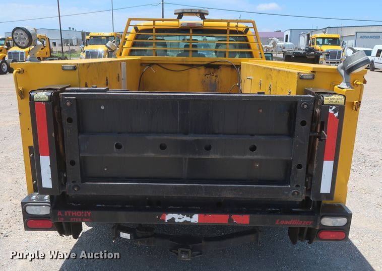 image for item HT9565 2015 Ford F350 Super Duty XL  utility bed pickup truck