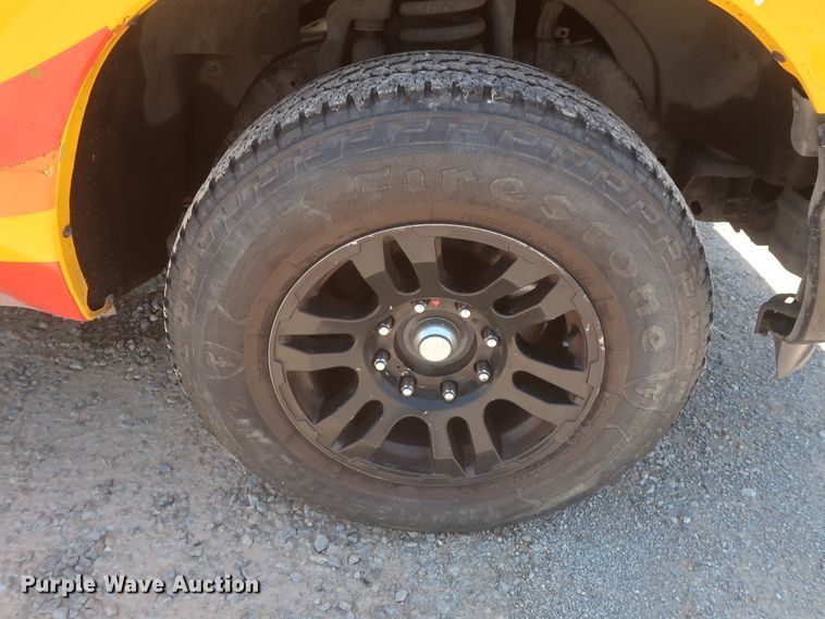 image for item HT9565 2015 Ford F350 Super Duty XL  utility bed pickup truck