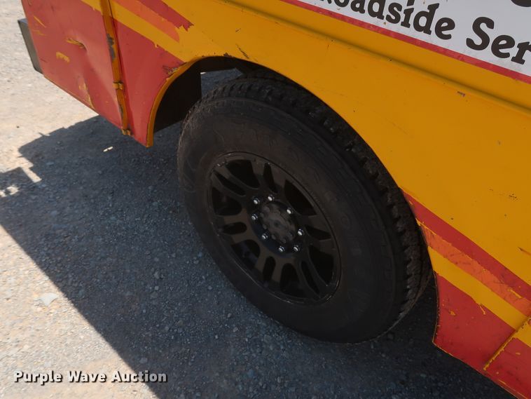 image for item HT9565 2015 Ford F350 Super Duty XL  utility bed pickup truck