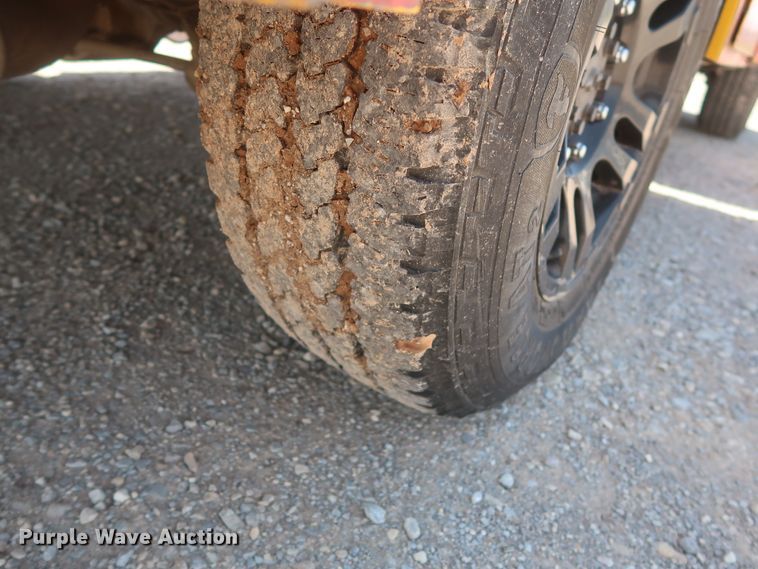 image for item HT9565 2015 Ford F350 Super Duty XL  utility bed pickup truck