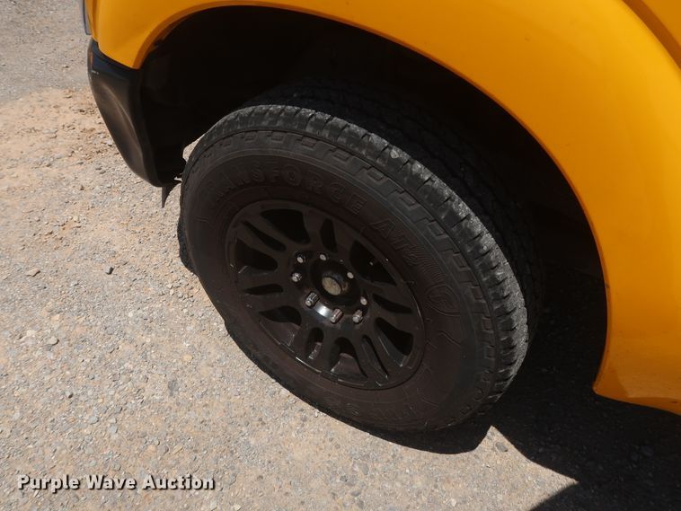 image for item HT9565 2015 Ford F350 Super Duty XL  utility bed pickup truck