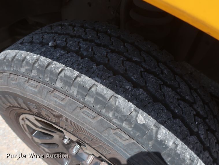 image for item HT9565 2015 Ford F350 Super Duty XL  utility bed pickup truck