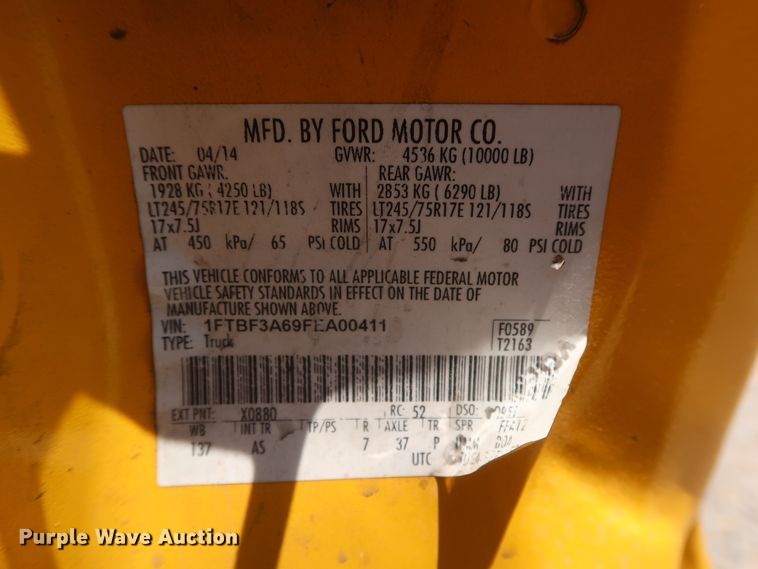 image for item HT9565 2015 Ford F350 Super Duty XL  utility bed pickup truck