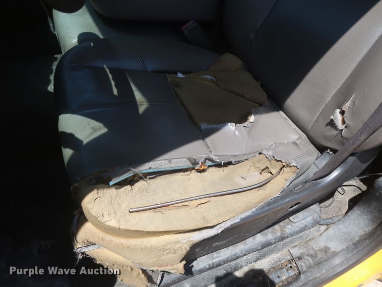 image for item HT9566 2014 Chevrolet Silverado 3500HD  utility bed pickup truck