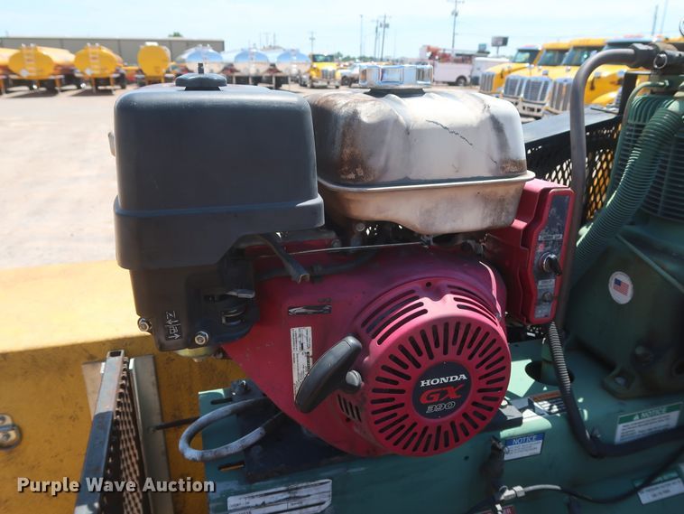 image for item HT9566 2014 Chevrolet Silverado 3500HD  utility bed pickup truck