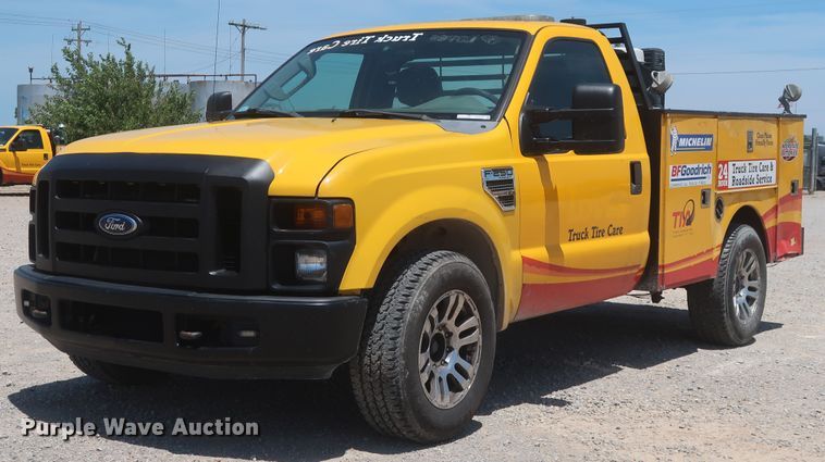 image for item HT9567 2009 Ford F250 Super Duty XL  utility bed pickup truck