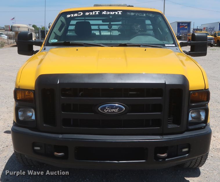 image for item HT9567 2009 Ford F250 Super Duty XL  utility bed pickup truck