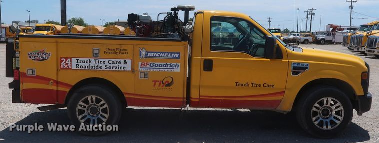 image for item HT9567 2009 Ford F250 Super Duty XL  utility bed pickup truck