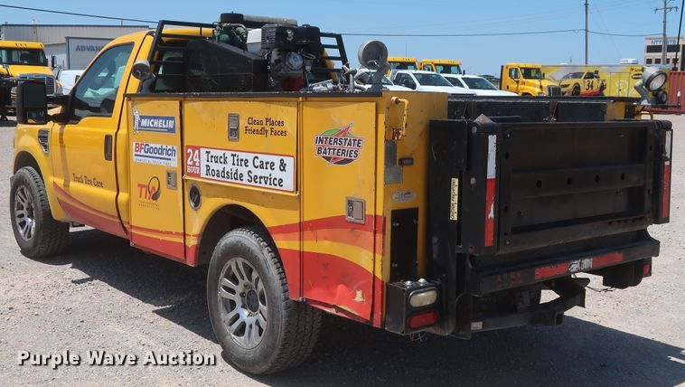 image for item HT9567 2009 Ford F250 Super Duty XL  utility bed pickup truck