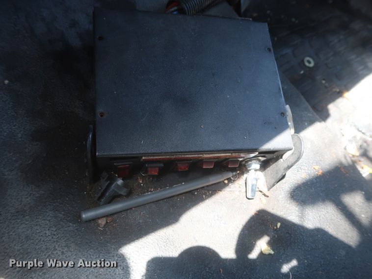 image for item HT9567 2009 Ford F250 Super Duty XL  utility bed pickup truck