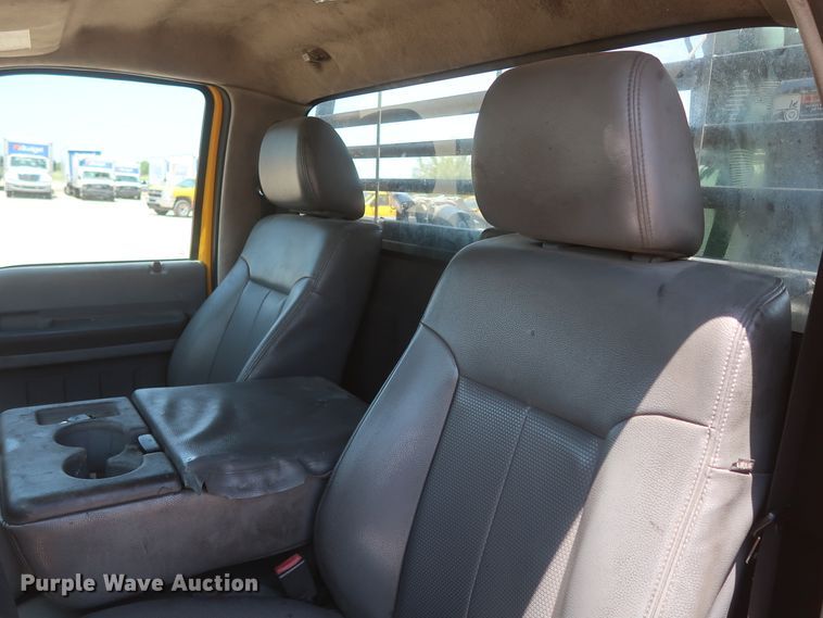 image for item HT9567 2009 Ford F250 Super Duty XL  utility bed pickup truck