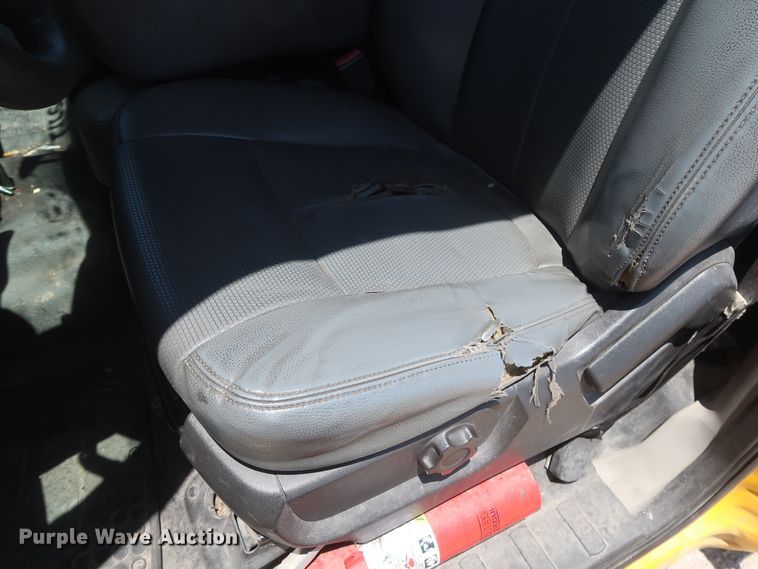 image for item HT9567 2009 Ford F250 Super Duty XL  utility bed pickup truck