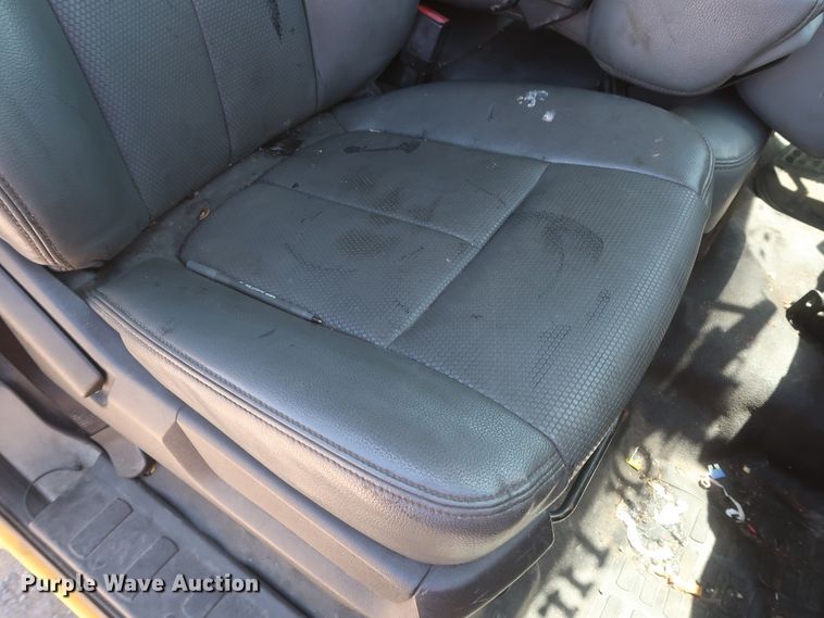 image for item HT9567 2009 Ford F250 Super Duty XL  utility bed pickup truck