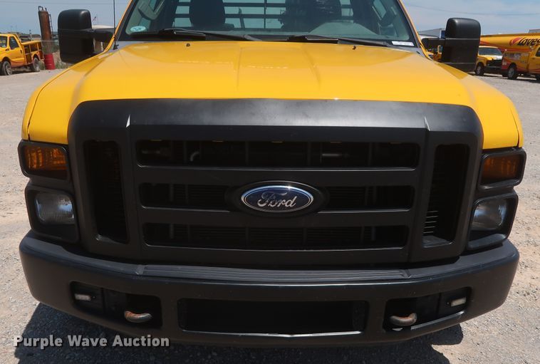 image for item HT9567 2009 Ford F250 Super Duty XL  utility bed pickup truck