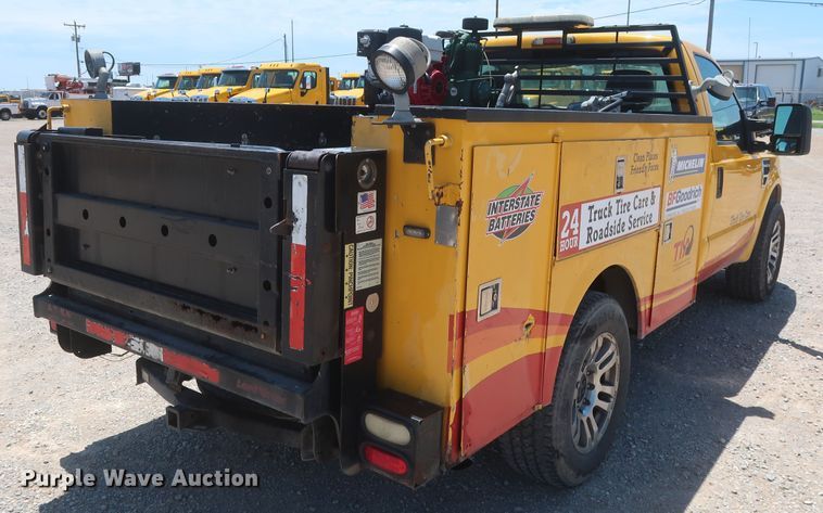 image for item HT9567 2009 Ford F250 Super Duty XL  utility bed pickup truck