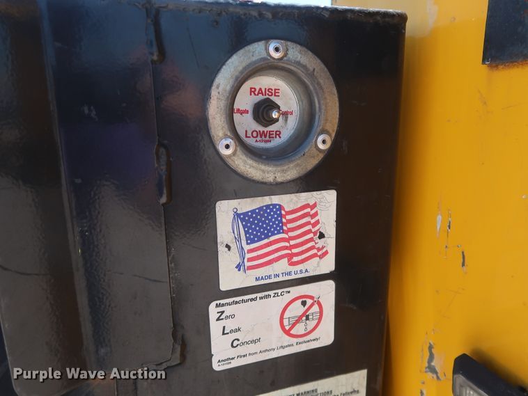 image for item HT9567 2009 Ford F250 Super Duty XL  utility bed pickup truck