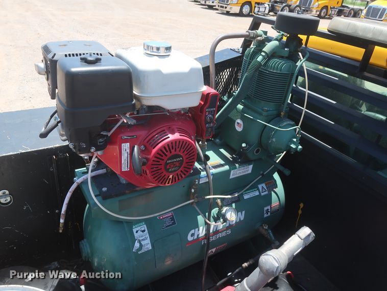 image for item HT9567 2009 Ford F250 Super Duty XL  utility bed pickup truck