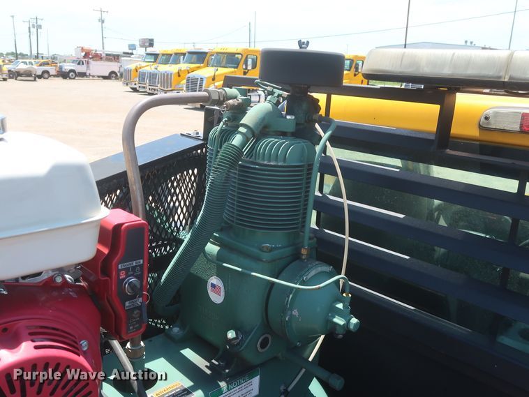 image for item HT9567 2009 Ford F250 Super Duty XL  utility bed pickup truck