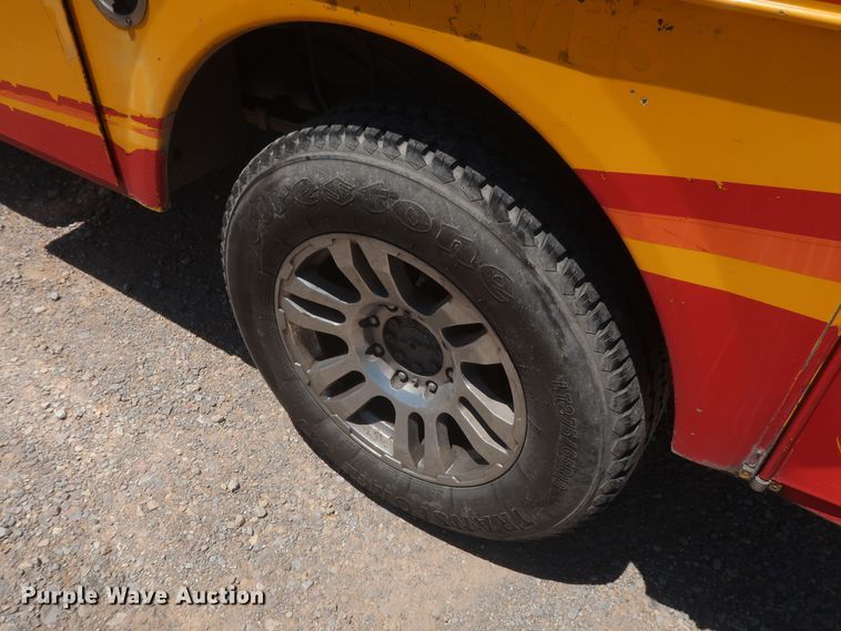 image for item HT9567 2009 Ford F250 Super Duty XL  utility bed pickup truck