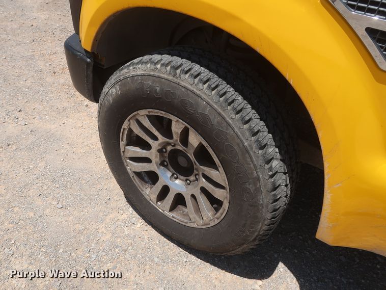 image for item HT9567 2009 Ford F250 Super Duty XL  utility bed pickup truck