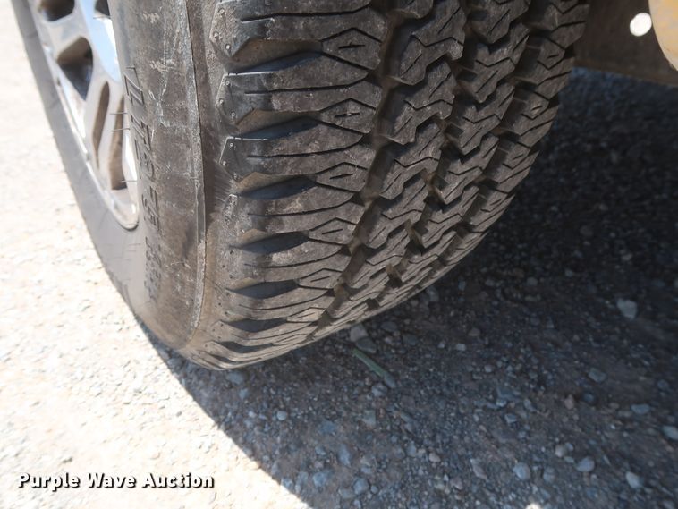 image for item HT9567 2009 Ford F250 Super Duty XL  utility bed pickup truck