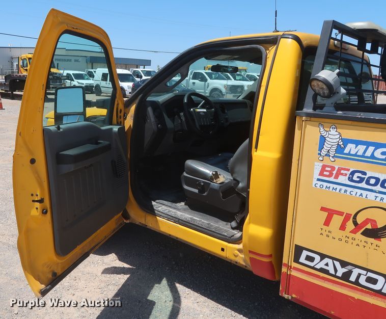 image for item HT9568 2011 Ford F250 Super Duty XL  utility bed pickup truck