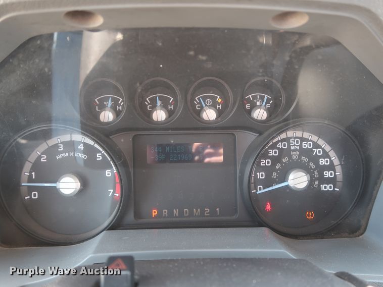 image for item HT9568 2011 Ford F250 Super Duty XL  utility bed pickup truck