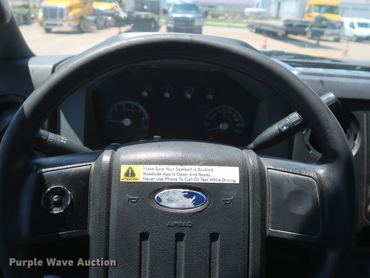 image for item HT9568 2011 Ford F250 Super Duty XL  utility bed pickup truck