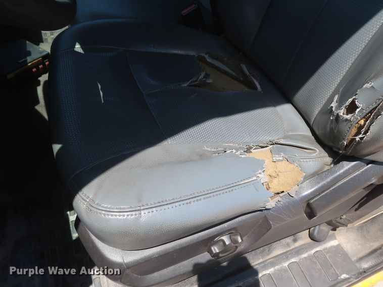 image for item HT9568 2011 Ford F250 Super Duty XL  utility bed pickup truck