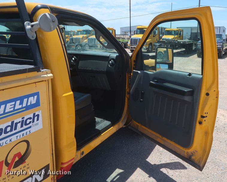 image for item HT9568 2011 Ford F250 Super Duty XL  utility bed pickup truck