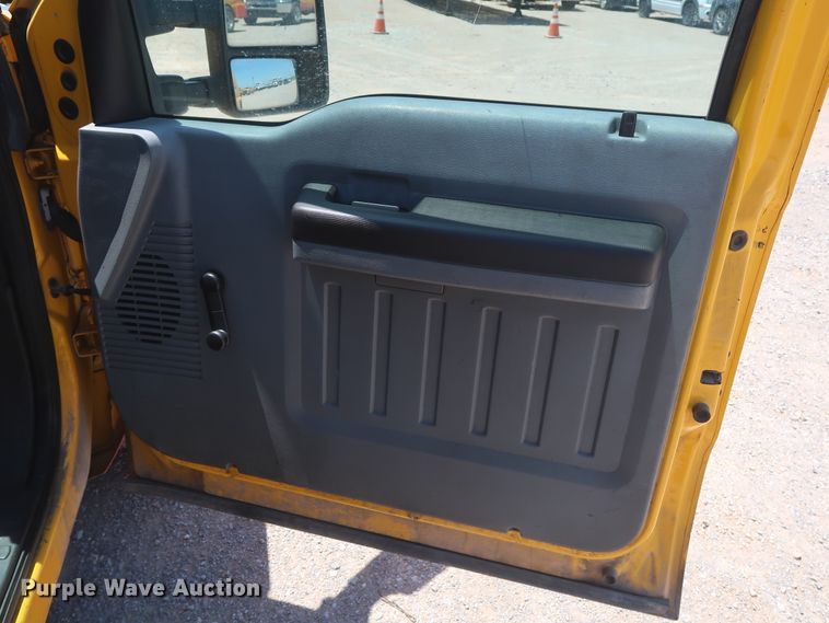 image for item HT9568 2011 Ford F250 Super Duty XL  utility bed pickup truck