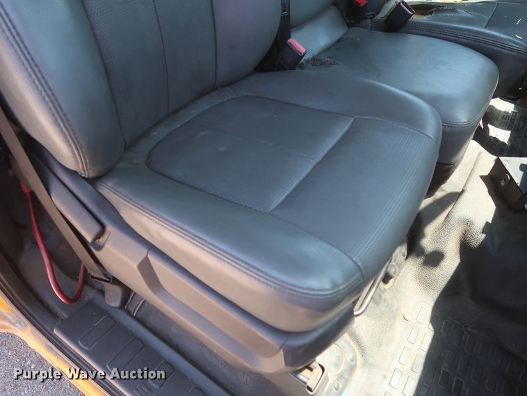 image for item HT9568 2011 Ford F250 Super Duty XL  utility bed pickup truck