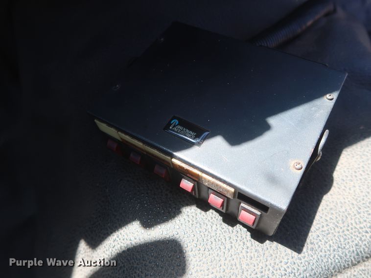 image for item HT9568 2011 Ford F250 Super Duty XL  utility bed pickup truck