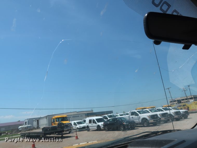 image for item HT9568 2011 Ford F250 Super Duty XL  utility bed pickup truck