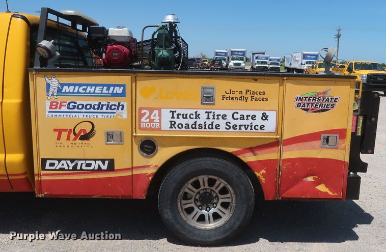 image for item HT9568 2011 Ford F250 Super Duty XL  utility bed pickup truck