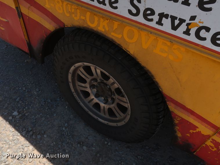 image for item HT9568 2011 Ford F250 Super Duty XL  utility bed pickup truck