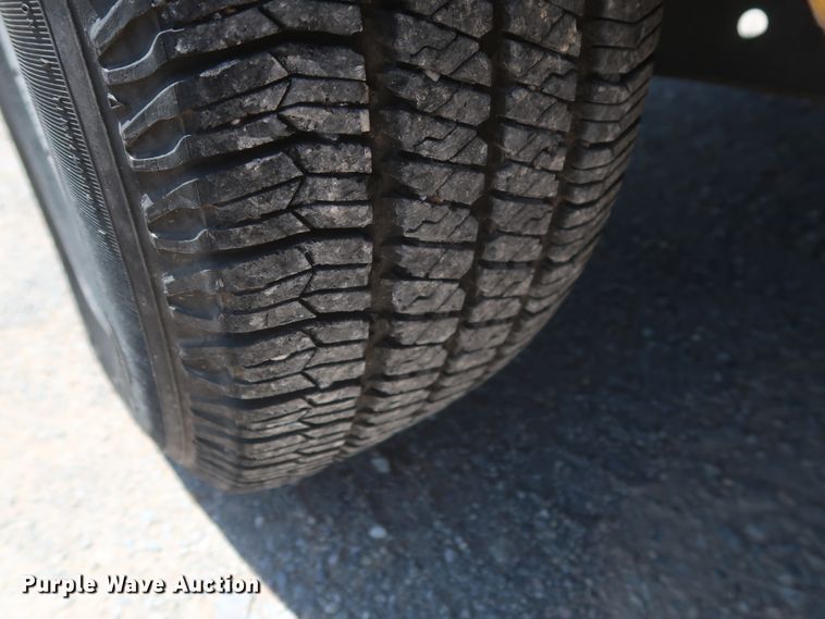 image for item HT9568 2011 Ford F250 Super Duty XL  utility bed pickup truck