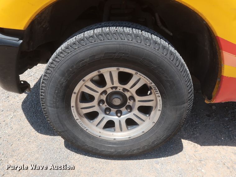 image for item HT9568 2011 Ford F250 Super Duty XL  utility bed pickup truck