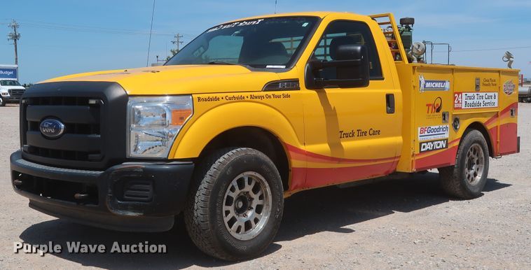 image for item HT9569 2015 Ford F350 Super Duty XL  utility bed pickup truck