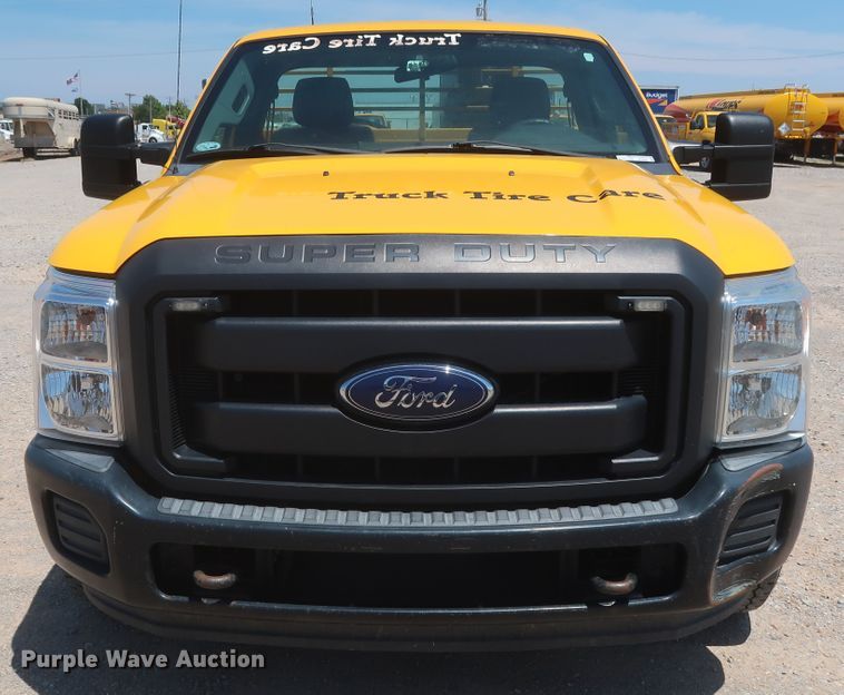 image for item HT9569 2015 Ford F350 Super Duty XL  utility bed pickup truck