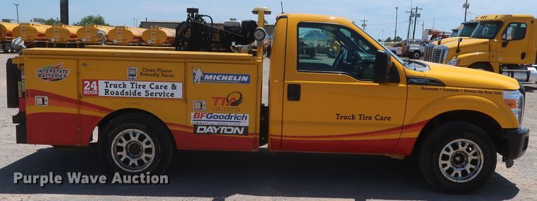 image for item HT9569 2015 Ford F350 Super Duty XL  utility bed pickup truck