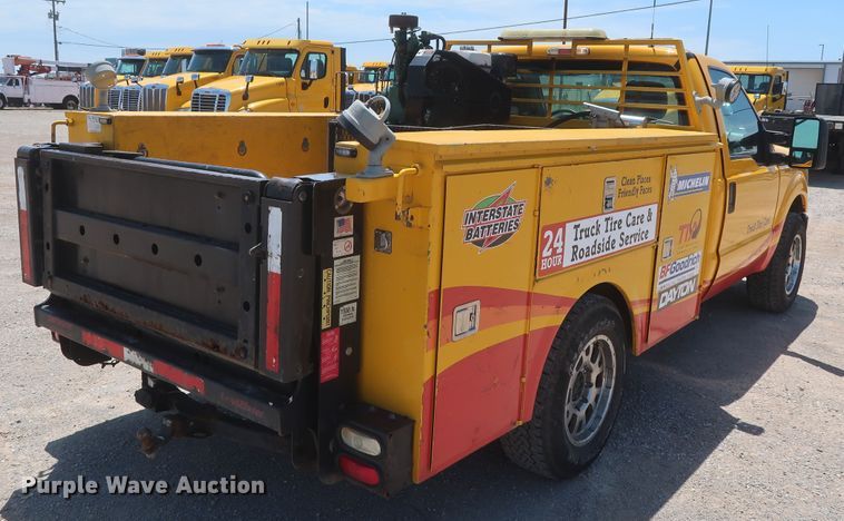 image for item HT9569 2015 Ford F350 Super Duty XL  utility bed pickup truck