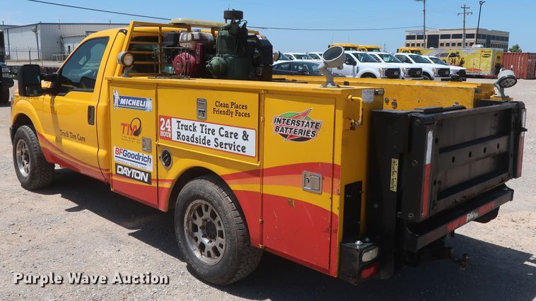 image for item HT9569 2015 Ford F350 Super Duty XL  utility bed pickup truck