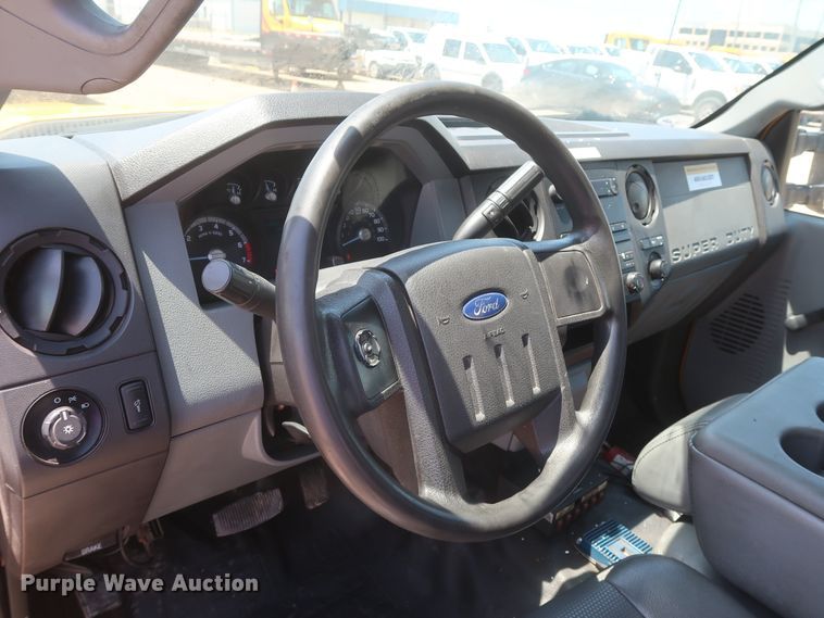 image for item HT9569 2015 Ford F350 Super Duty XL  utility bed pickup truck